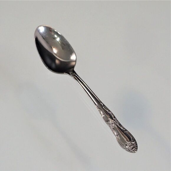 Venus Stainless by Oneida Silver Teaspoon ONEIDACRAFT Flatware Discontinued - Picture 1 of 5